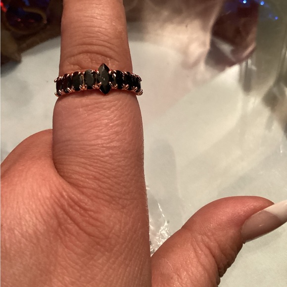 Bomb party studding radiance - Picture 2 of 4